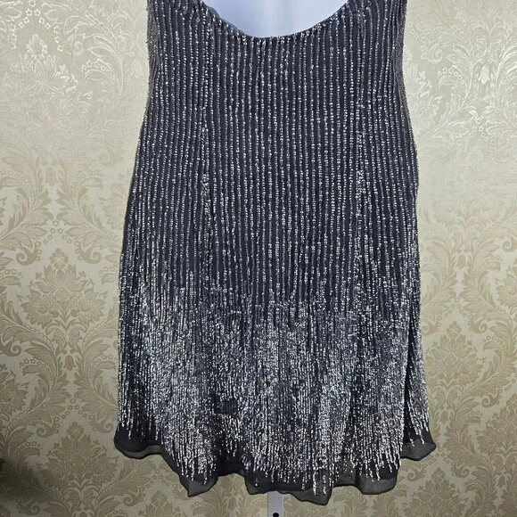 Elegant Black and Silver Backless Dress - Picture 9 of 14